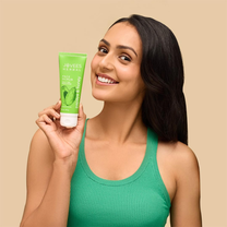 Jovees Herbal Papaya & honey Face Scrub For Normal to Dry Skin