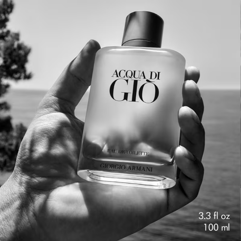 Giorgio Armani Acqua di Gio Eau de Toilette for Him - A Fresh and Relaxed Men's Fragrance