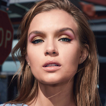 Maybelline New York New City Mini Eyeshadow Palette, Shimmery and Metallic Finish